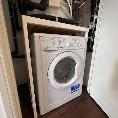 Modern 2Br 2Ba Apt Wparking Sleeps 6 Comfortably Londra Exterior foto