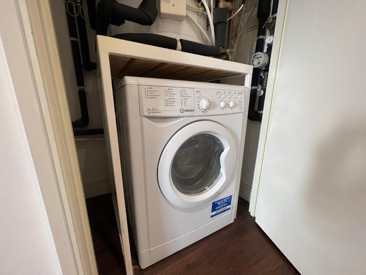 Modern 2Br 2Ba Apt Wparking Sleeps 6 Comfortably Londra Exterior foto
