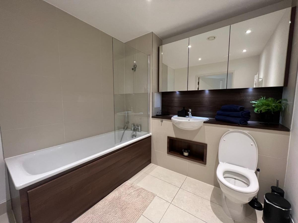 Modern 2Br 2Ba Apt Wparking Sleeps 6 Comfortably Londra Exterior foto