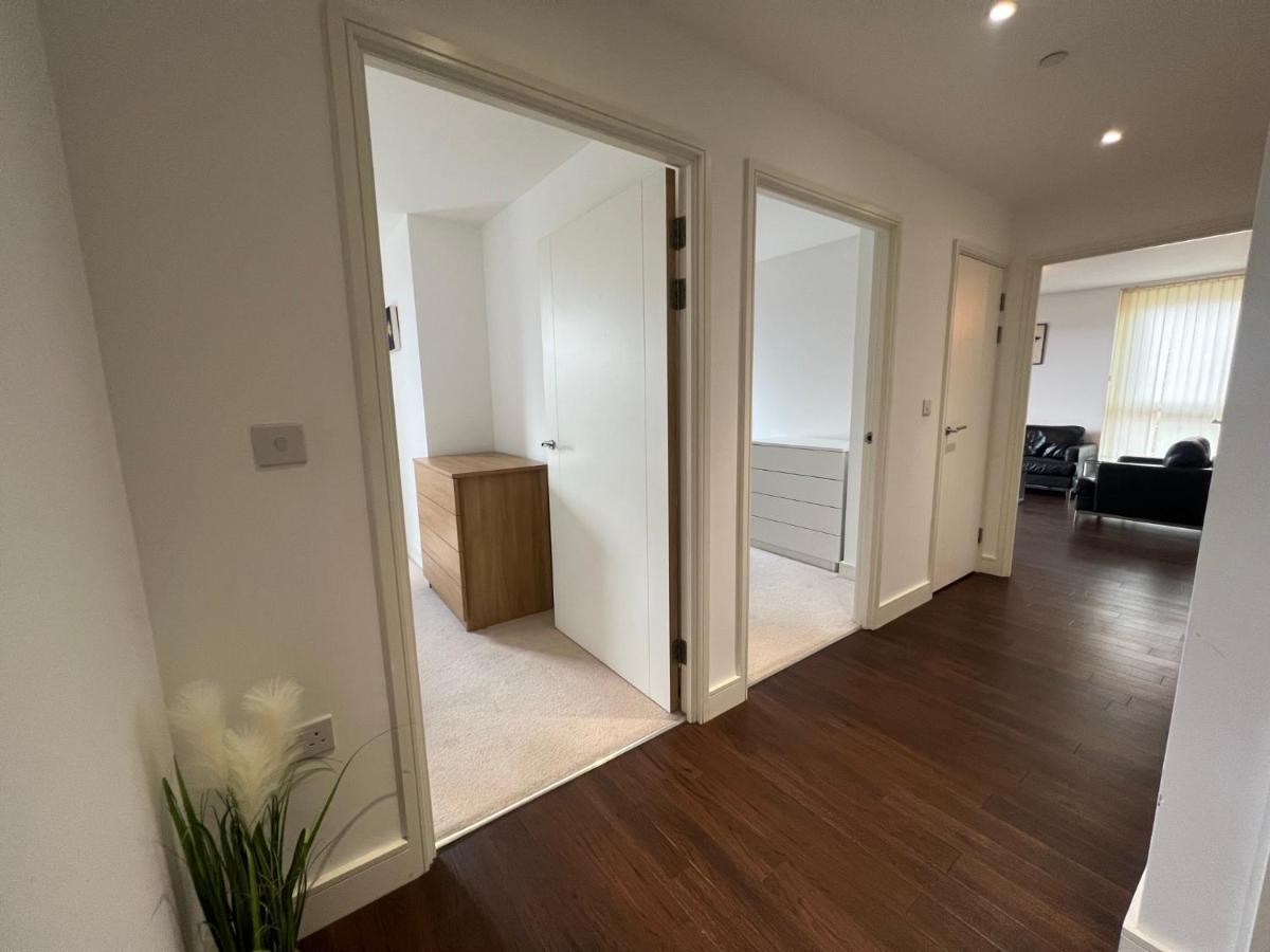 Modern 2Br 2Ba Apt Wparking Sleeps 6 Comfortably Londra Exterior foto